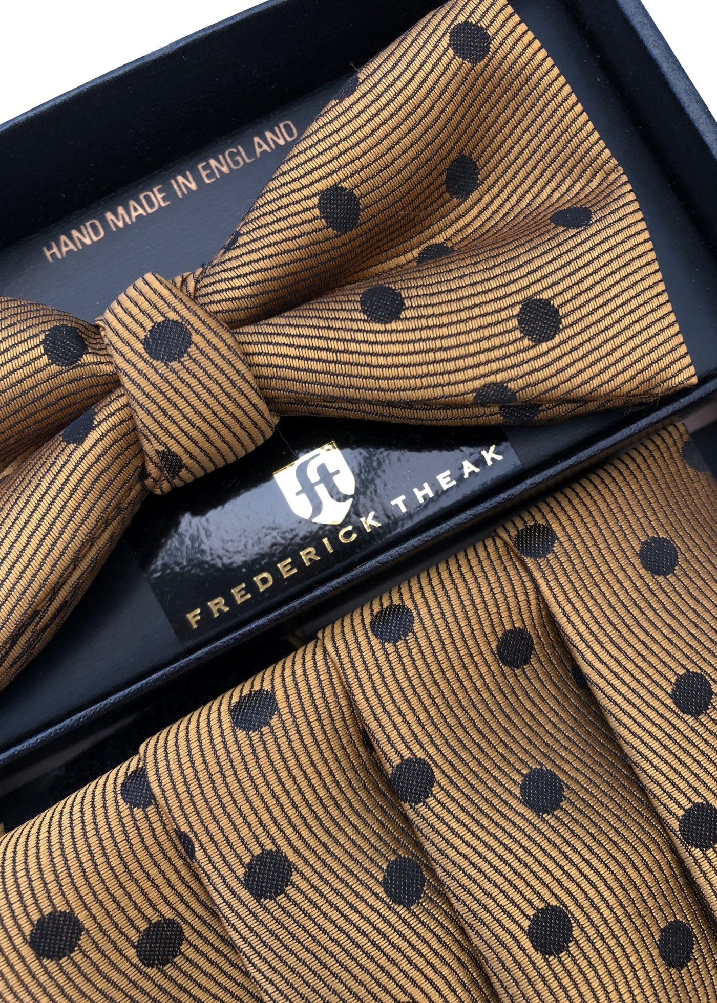 Preloved Frederick Theak Gold Polka Dot Bow Tie + Cummerbund Set