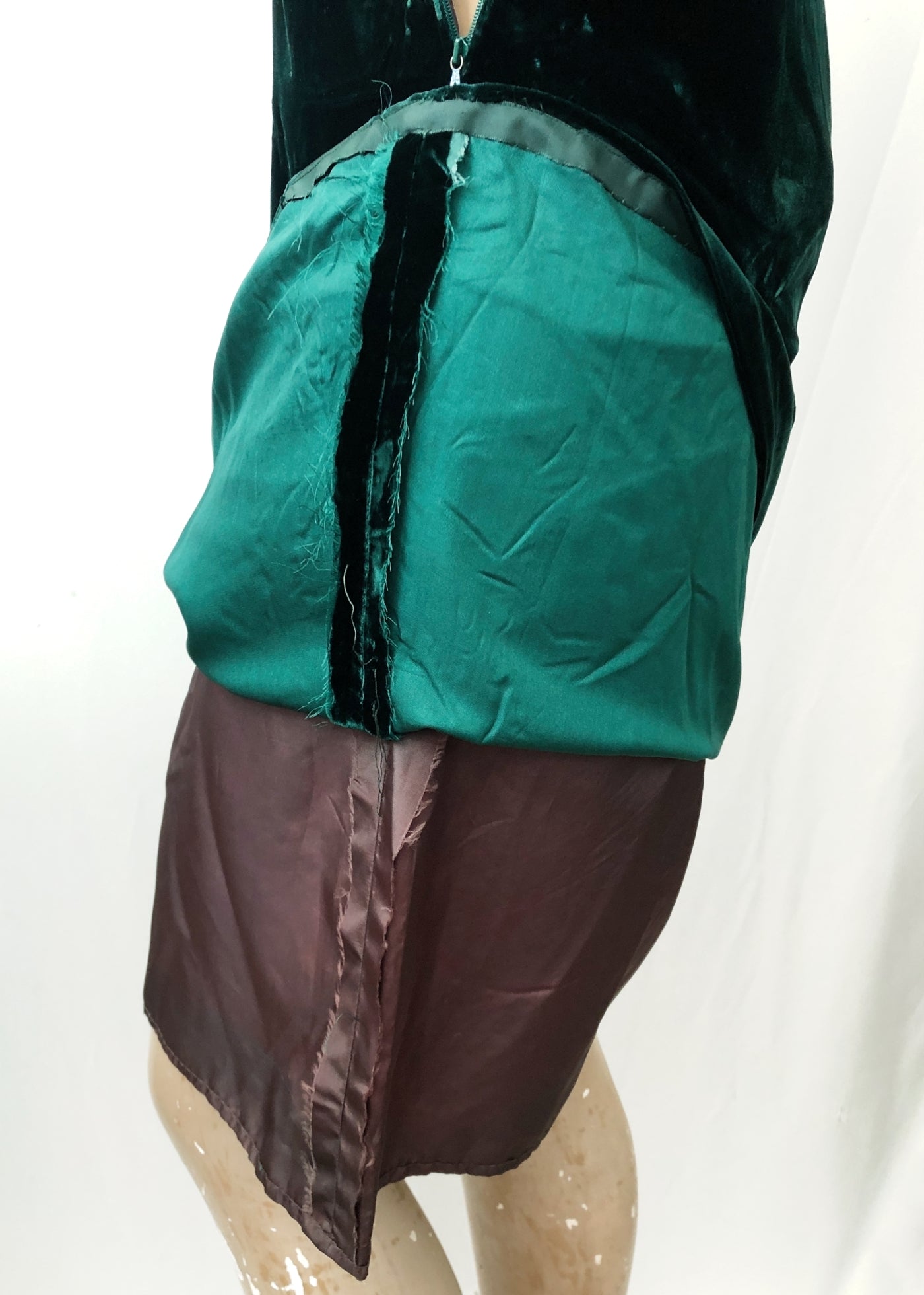 Vintage 60s Emerald Green Silk Velvet Mod Mini Dress • 8/10