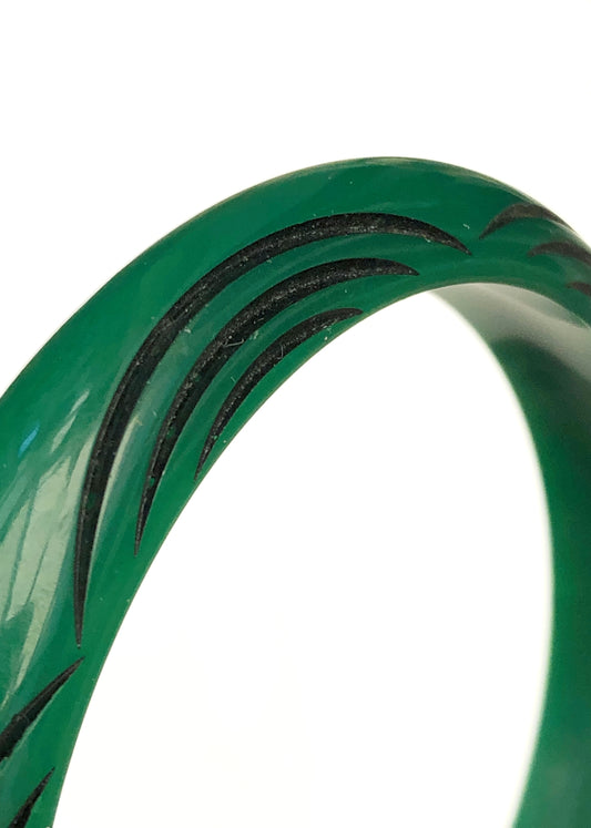 Vintage 30s Art Deco Green Carved Celluloid Bangle