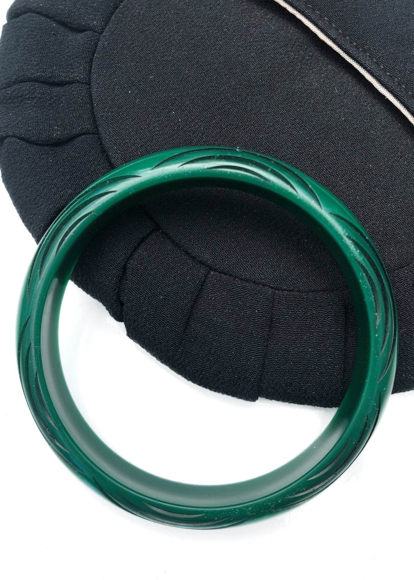 Vintage 30s Art Deco Green Carved Celluloid Bangle