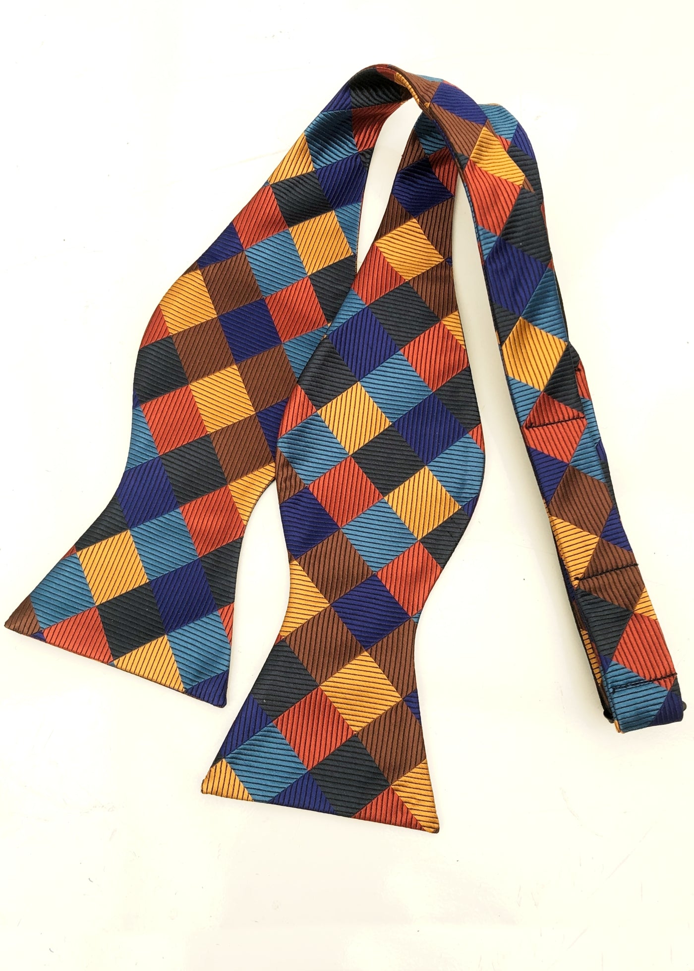 Preloved Colourful Silk Self-Tied Bow Tie • Hisdern