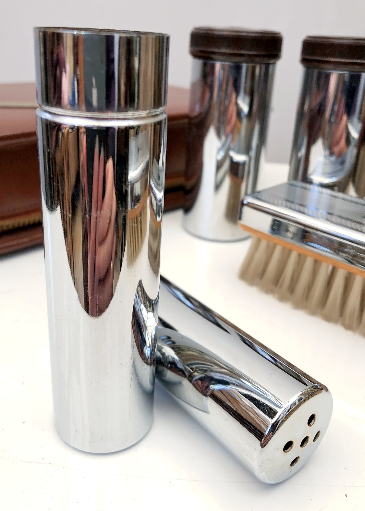 Men's Vintage 50s 5 Piece Travel Grooming Kit • Brown Leather