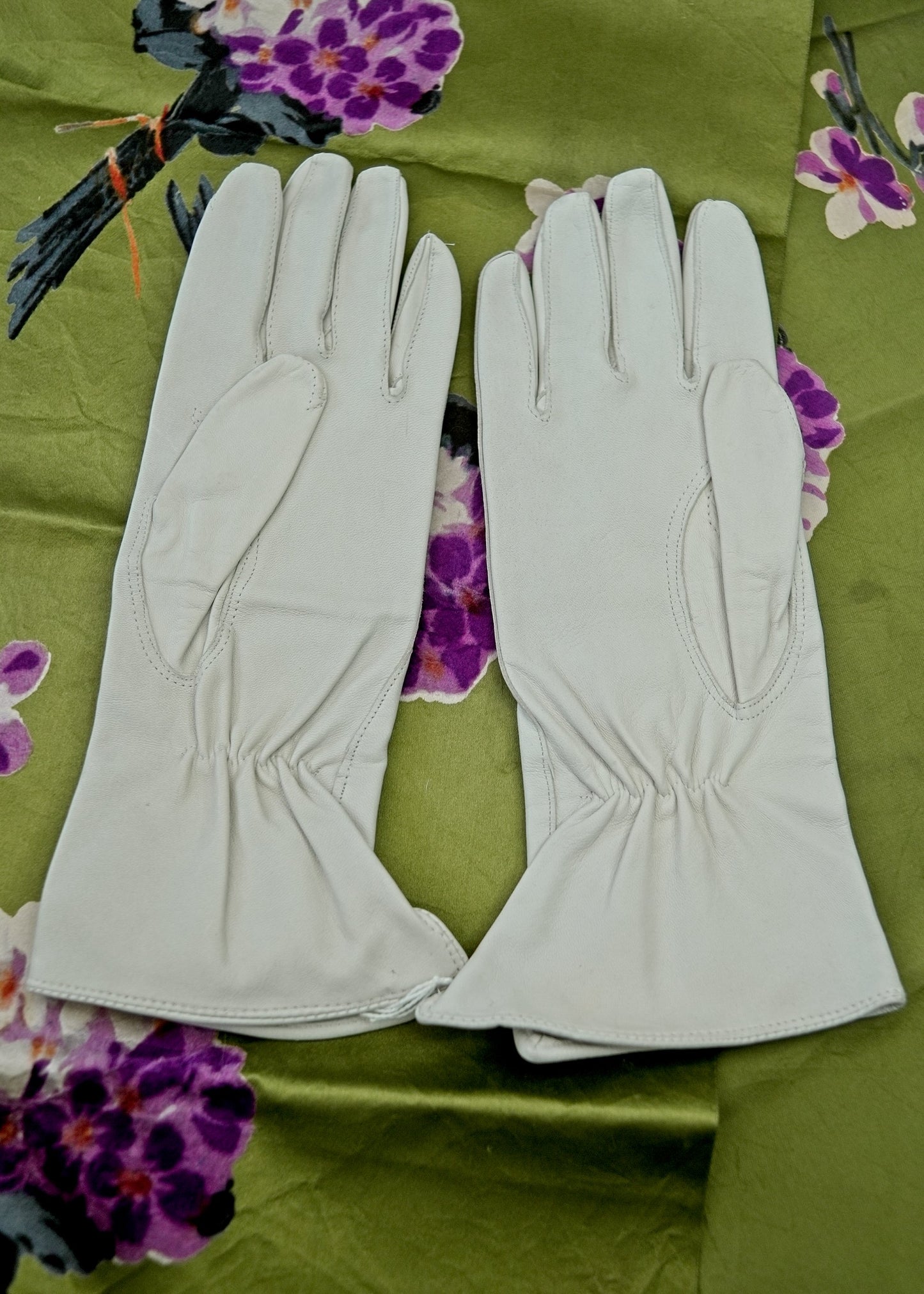 Vintage Men's Dove Grey Butter Soft Leather Driving Gloves