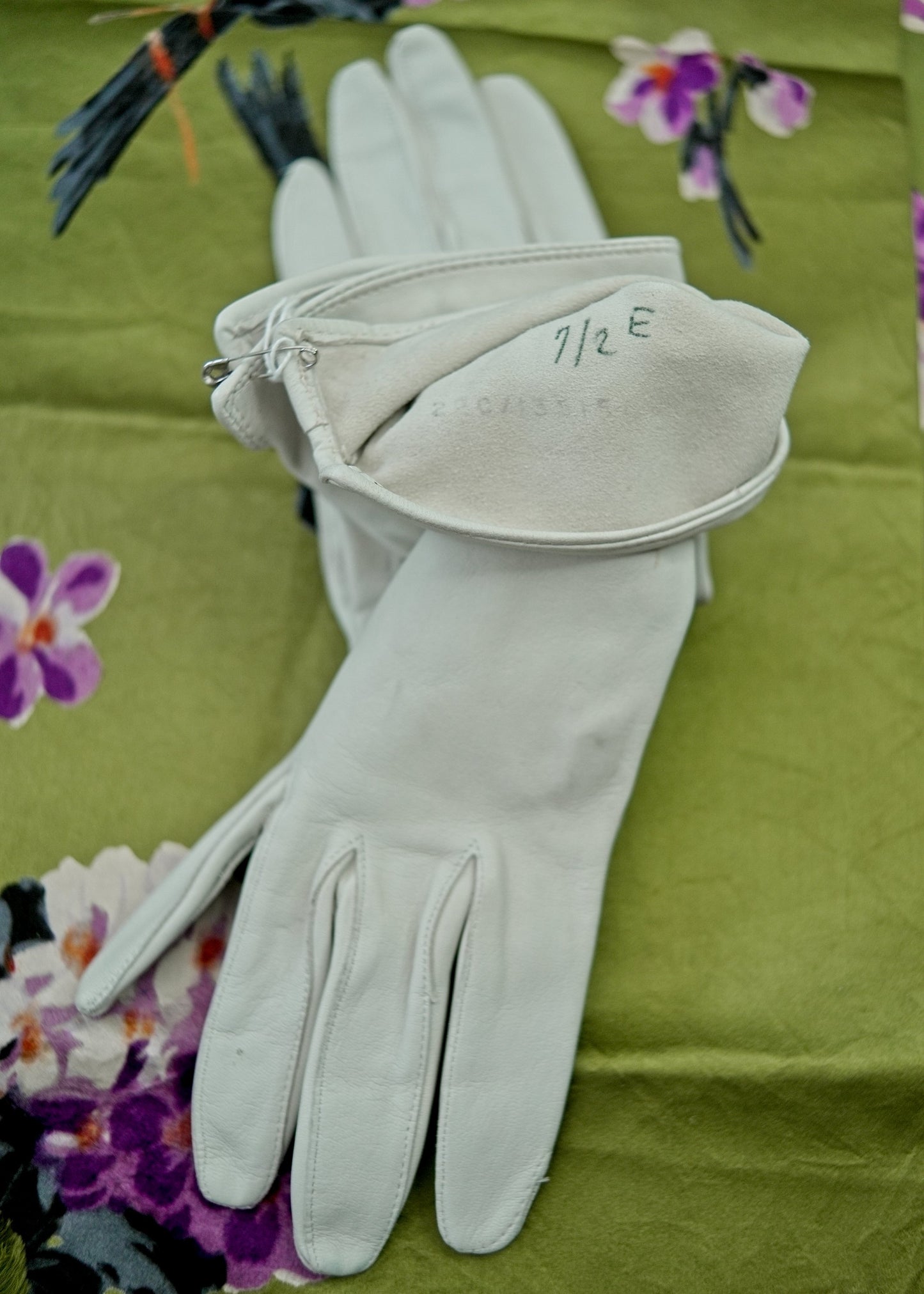 Vintage Men's Dove Grey Butter Soft Leather Driving Gloves