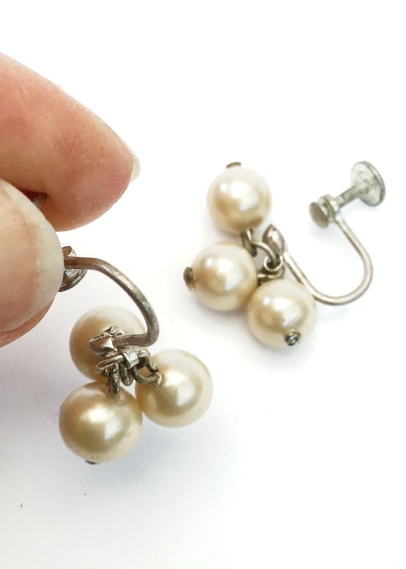 1930s/40s Vintage Faux Pearl Cluster Screw On Earrings
