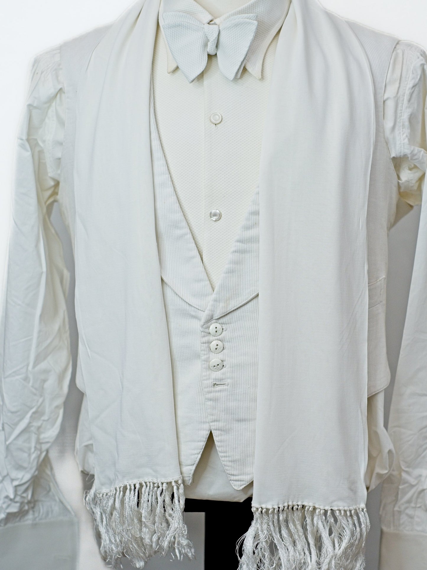 Men's Vintage 1960s White Rayon Knit Evening Scarf • White Fringe