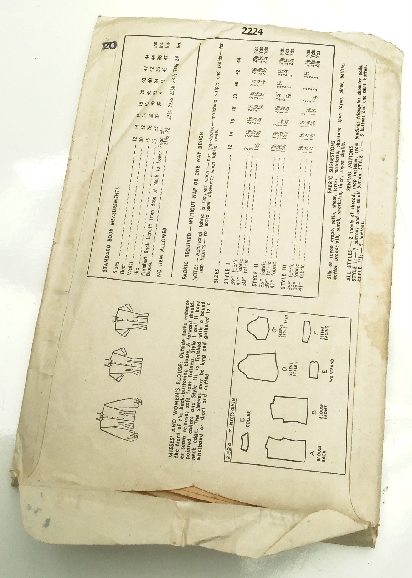 1940s Vintage Simplicity #2224 Dressmaking Pattern • Misses' and Women's Blouse