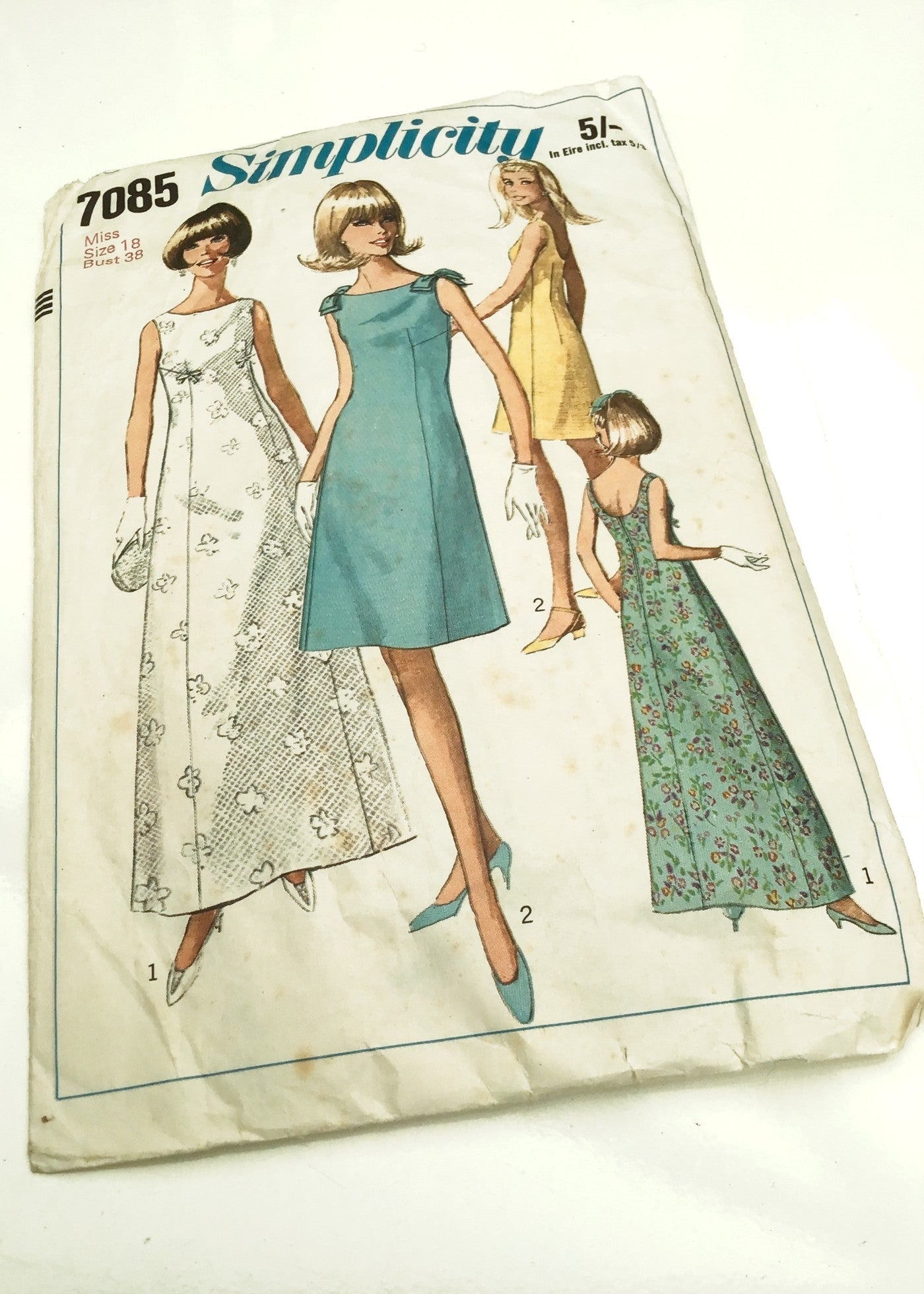 1960s Vintage Simplicity #7085 Dressmaking Pattern  • One-Piece Dress