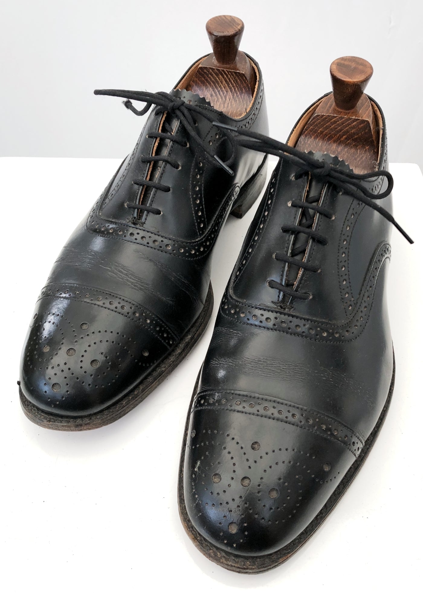 Men's Vintage Black Loakes Brogue Shoes • Size UK 7