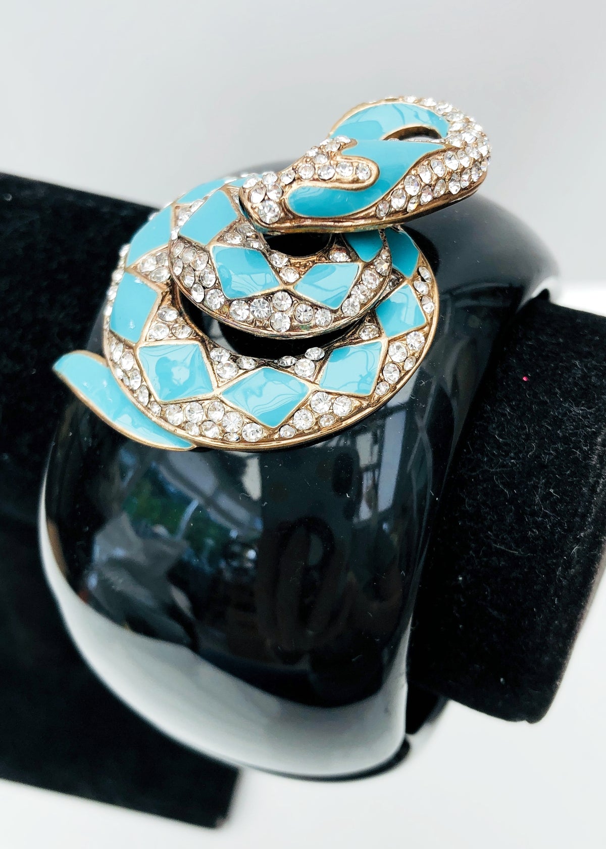 Retro Snake Clamper Bangle Bracelet • Turquoise Coiled Serpent