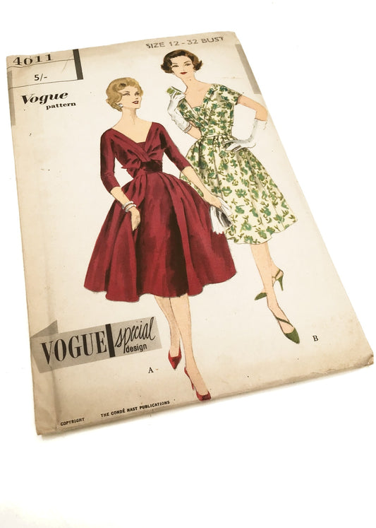 1950s Vintage Vogue #4011 Dressmaking Pattern • One Piece Flared Dress with V Neckline 32"