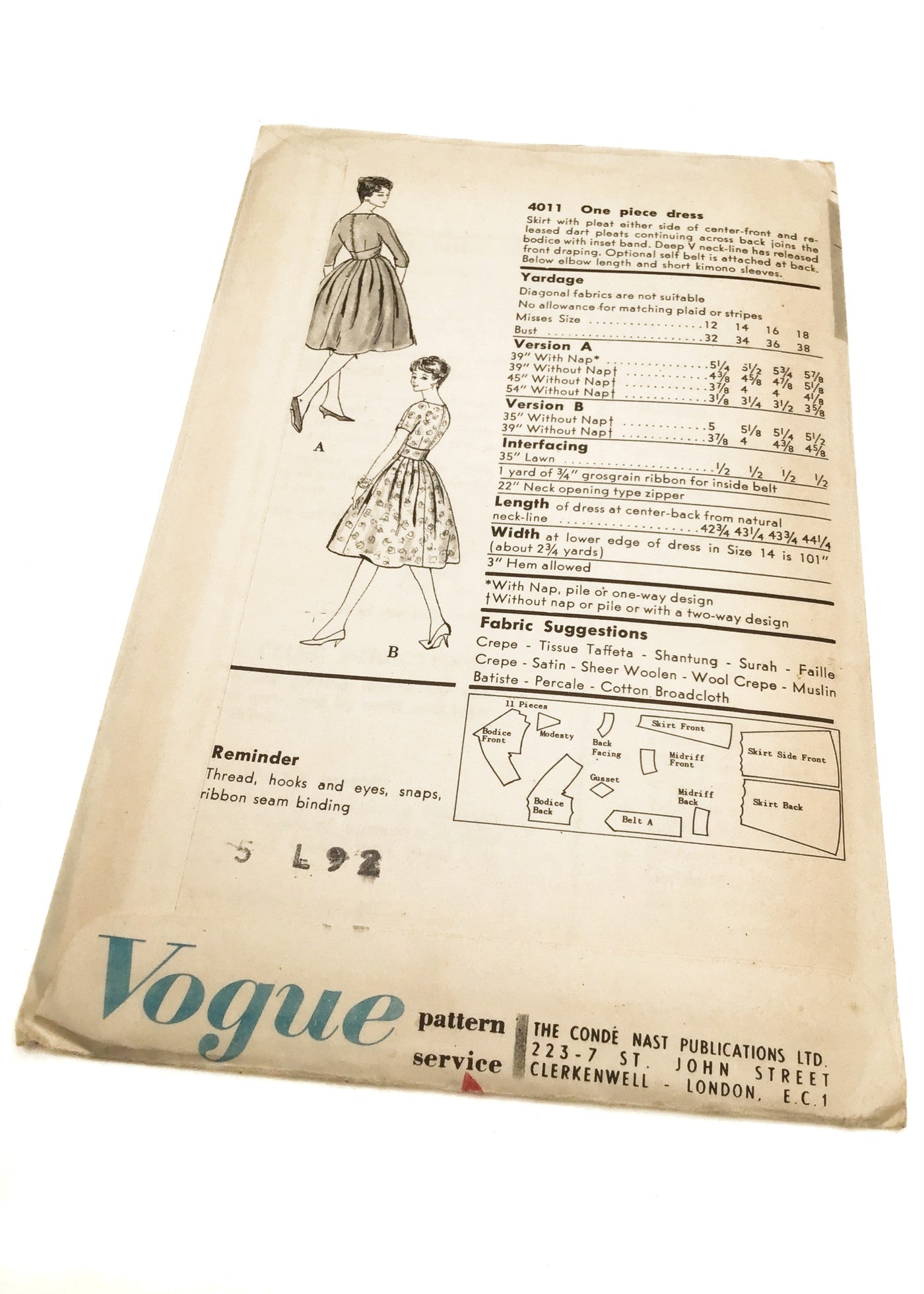 1950s Vintage Vogue #4011 Dressmaking Pattern • One Piece Flared Dress with V Neckline 32"