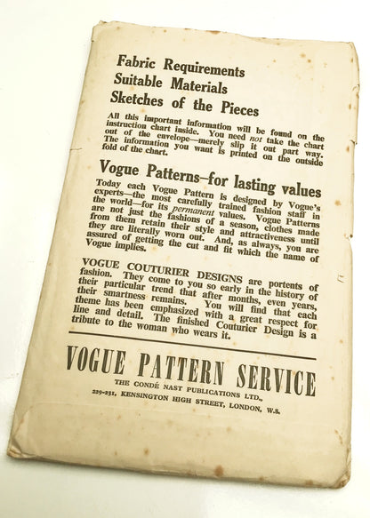 1940s Vintage Vogue #6991 Dressmaking Pattern • Tuck In Blouse 34"