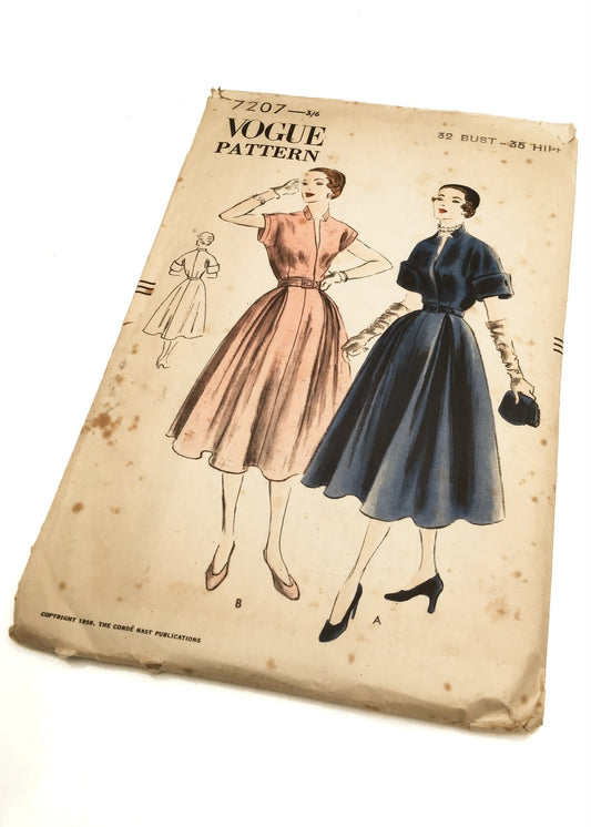 1950s Vintage Vogue #7207 Dressmaking Pattern • One Piece Dress 32"