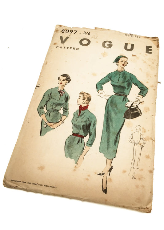 1950s Vintage Vogue #8097 Dressmaking Pattern • One Piece Dress 32"