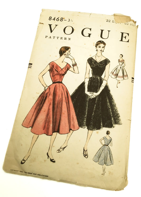 1950s Vintage Vogue #8468 Dressmaking Pattern • One Piece Dress East to Make 32"