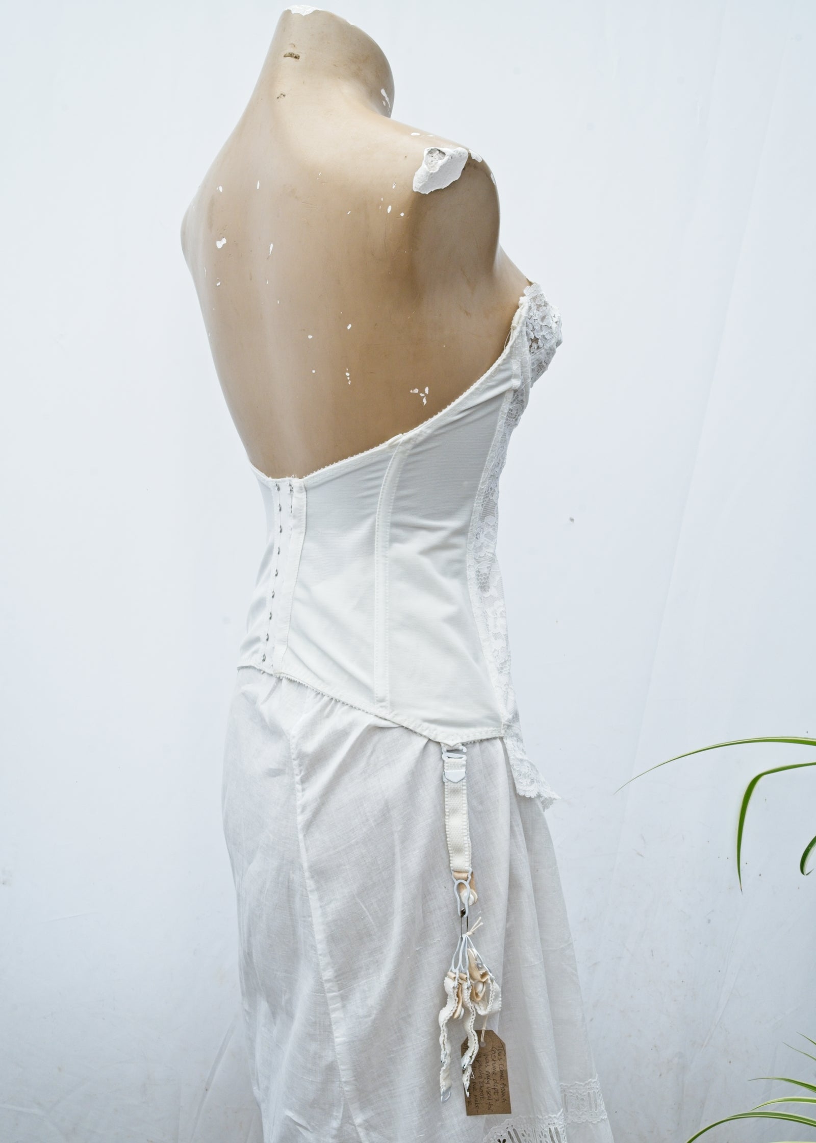 Vintage 80s White Lace Boned Corset Bustier • 34