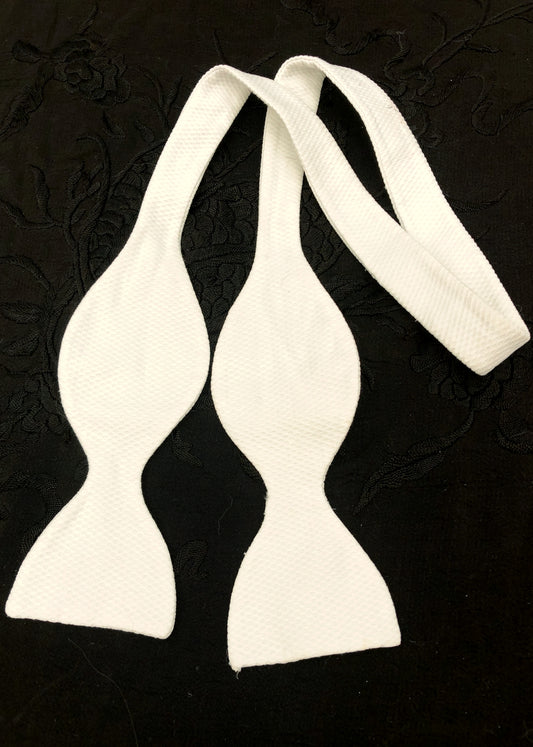 Vintage White Marcella Self Tie Bow Tie •  Piqué