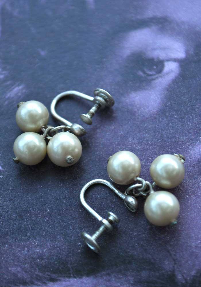 30s vintage screw on earrings, faux pearl cluster