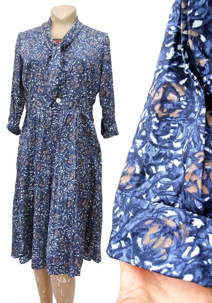 Vintage 1950s Blue Rayon Shirt-waister • Pussy Bow • Tea Dress