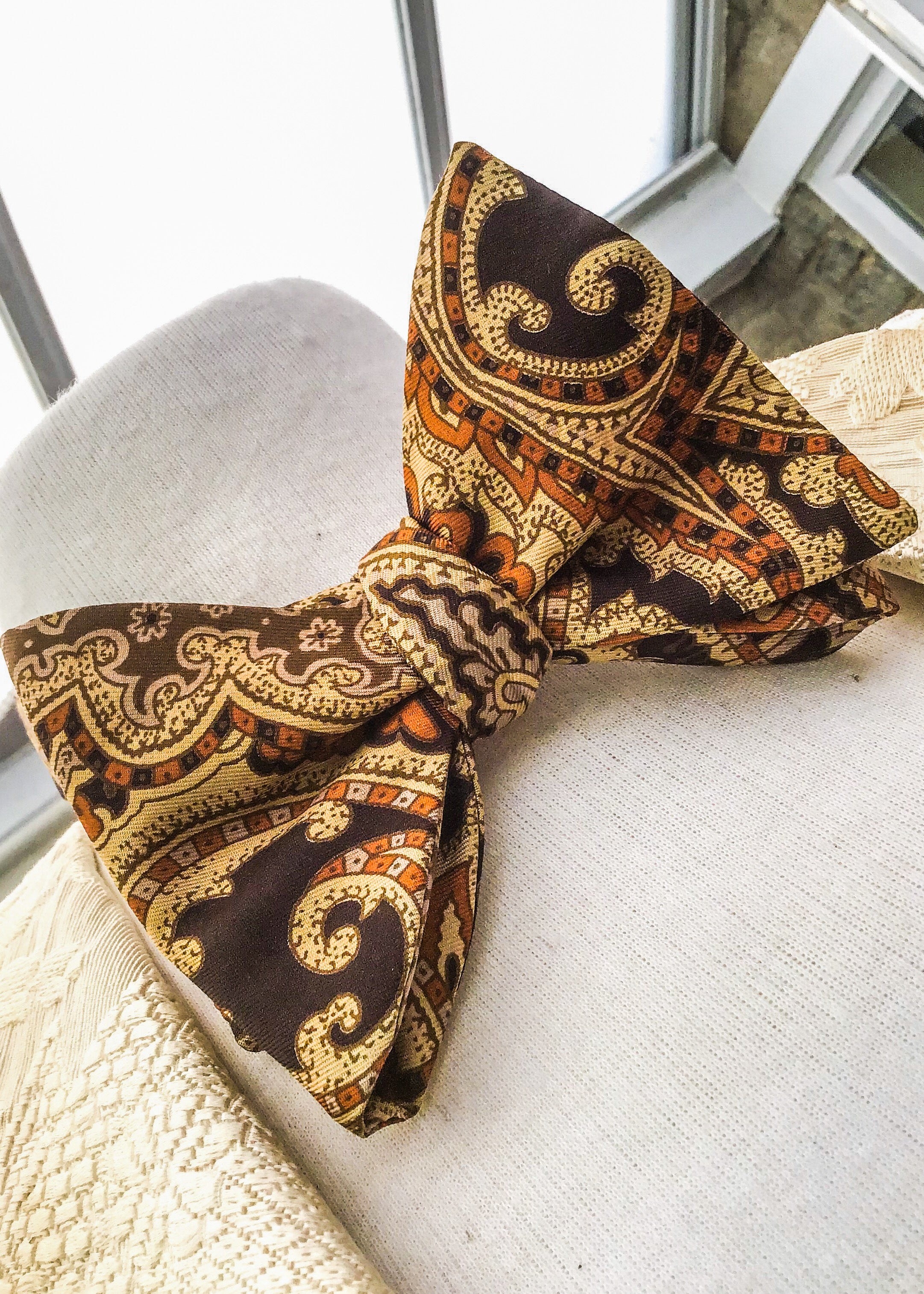 1960s Vintage Silk Psychedelic Self Tie Bow Tie