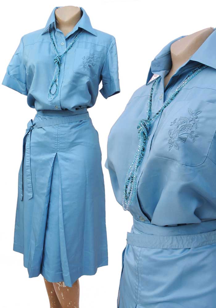 70s blue silk safari suit, box pleated skirt with matching short sleeve blouse