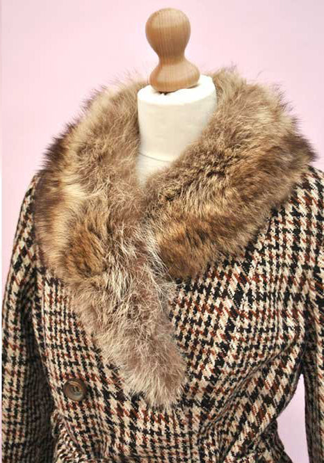 Tweed coat hot sale fur collar