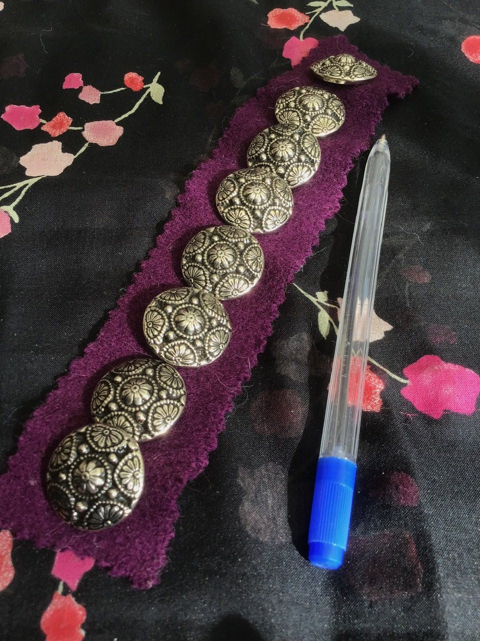 A Set of 8 Large Silver Metal Filigree Decorative Vintage Buttons