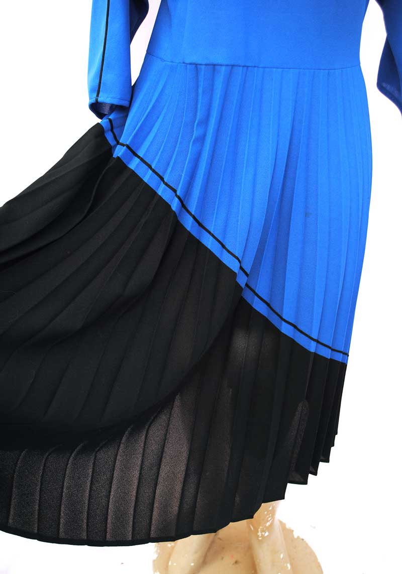 1980s Vintage Blue and Black Pleated Dress