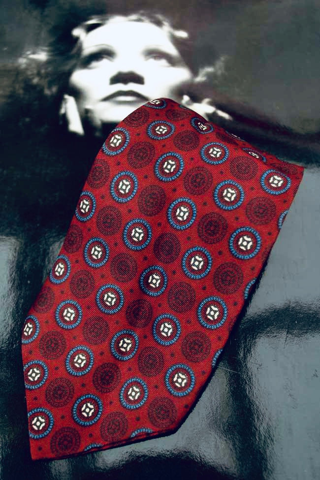 Vintage rayon burgundy and blue pattern print neck tie