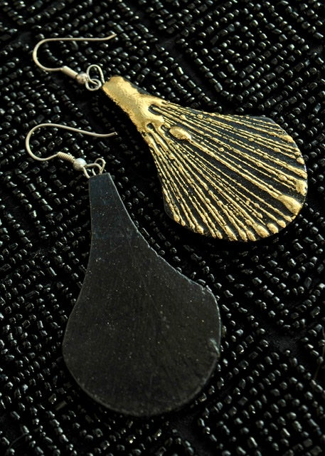 1980s Vintage Black & Gold Paper Mache Dangle Teardrop Earrings