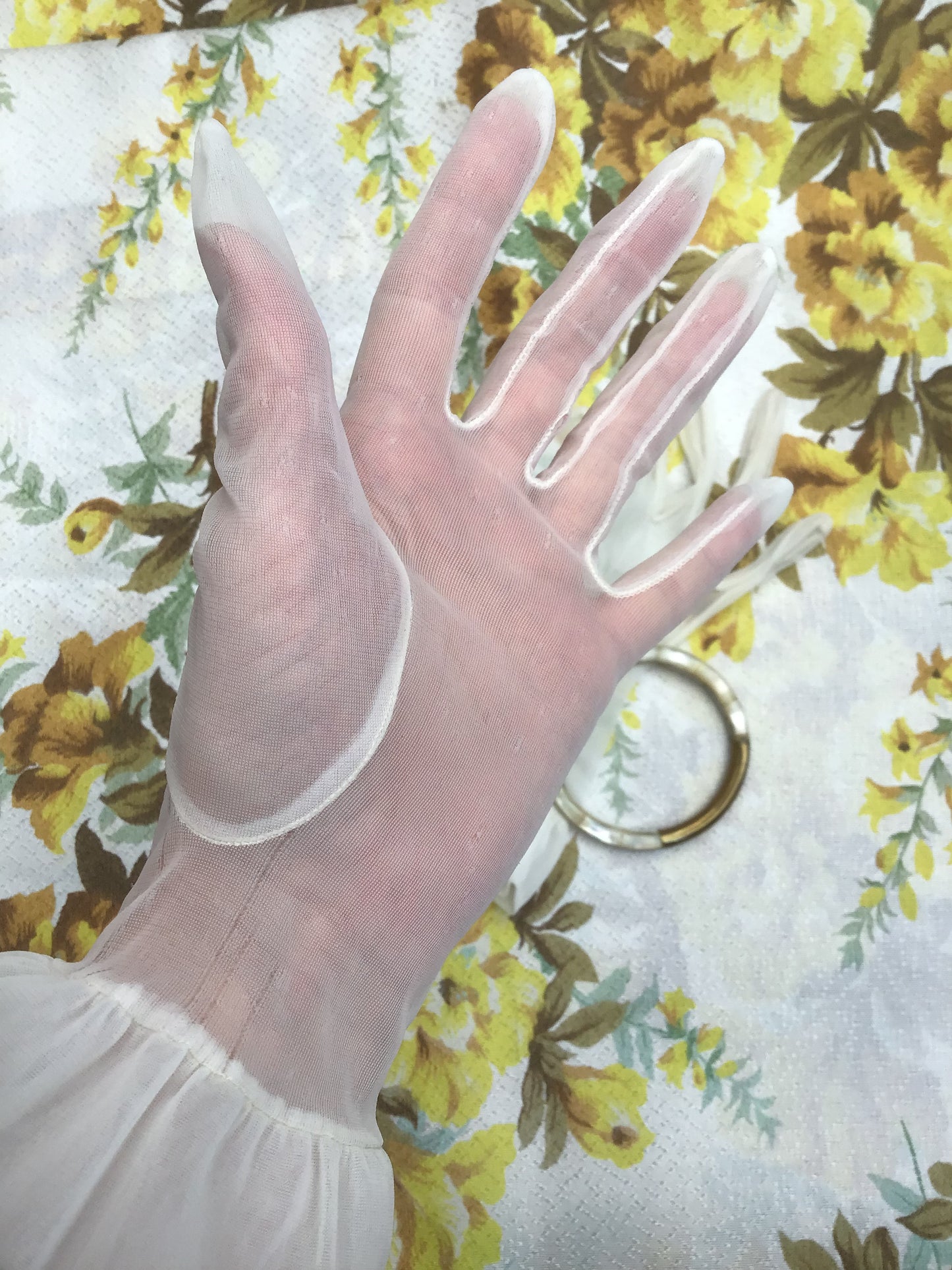 1950s Vintage Sheer Off White Nylon Wrist Length Day Gloves