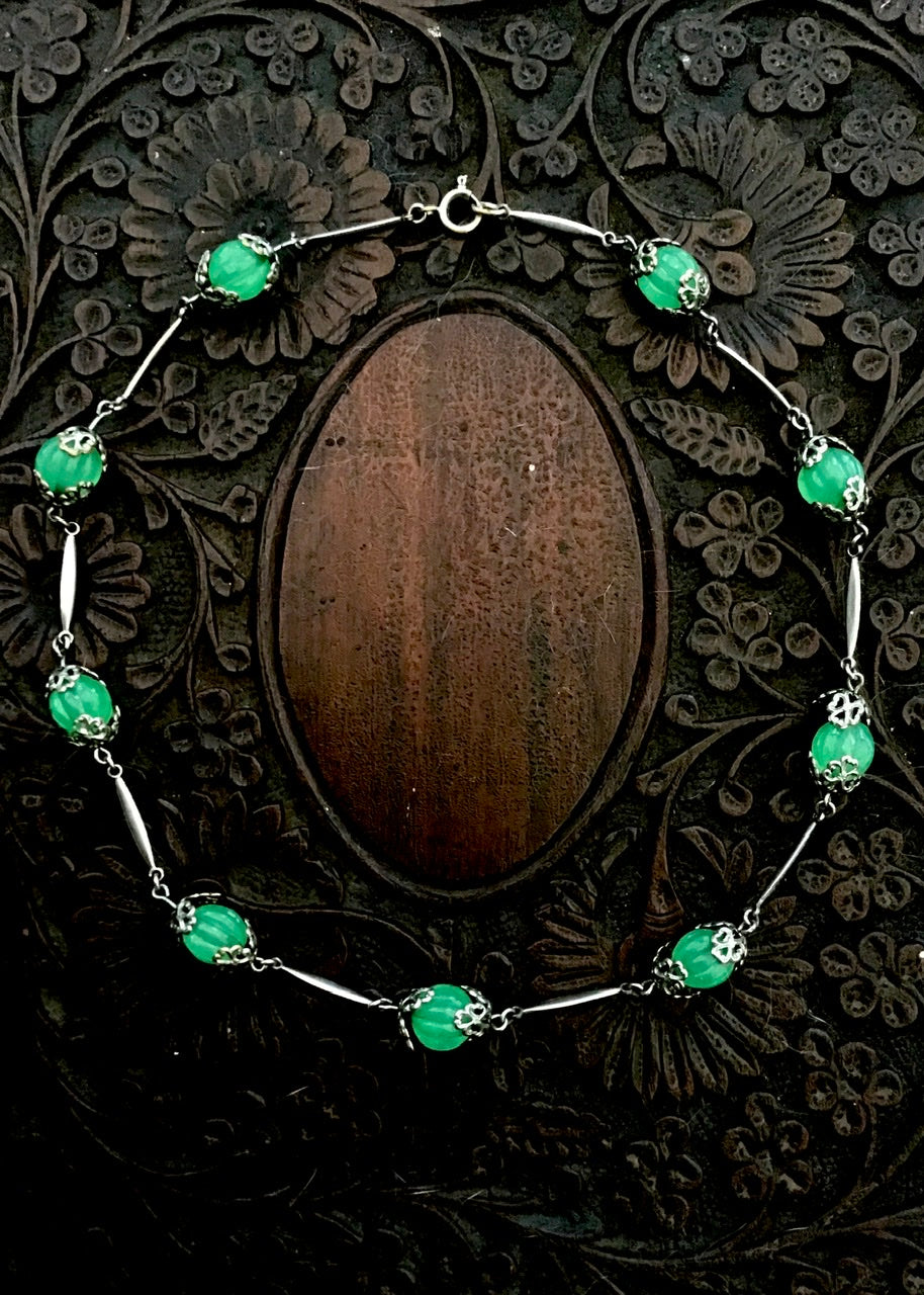 vintage 1930s green uranium glass beaded necklace very likely to be a neiger bros design