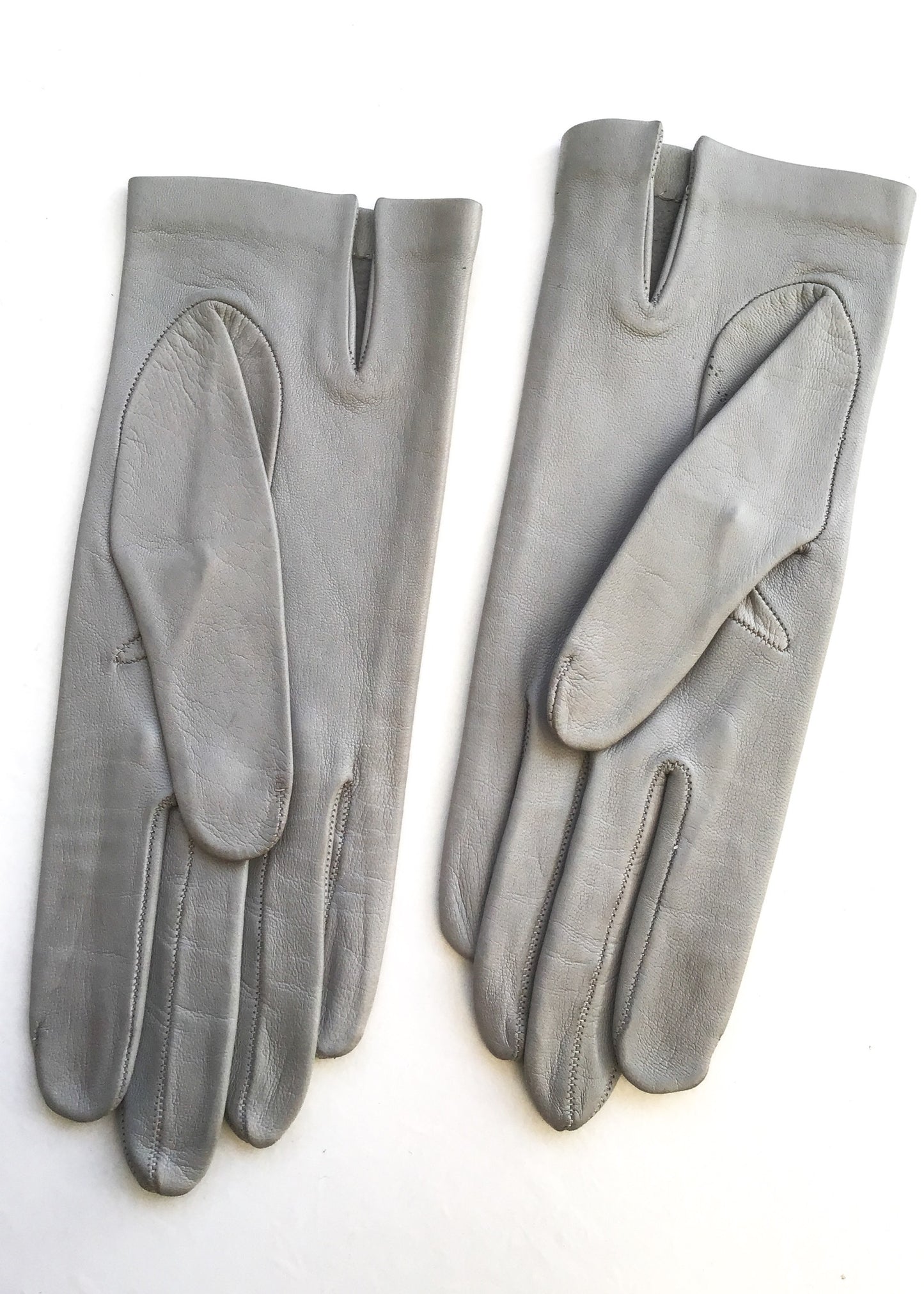 1960s Vintage Dove Grey Leather Gloves • Wrist Length Gloves • Size 7