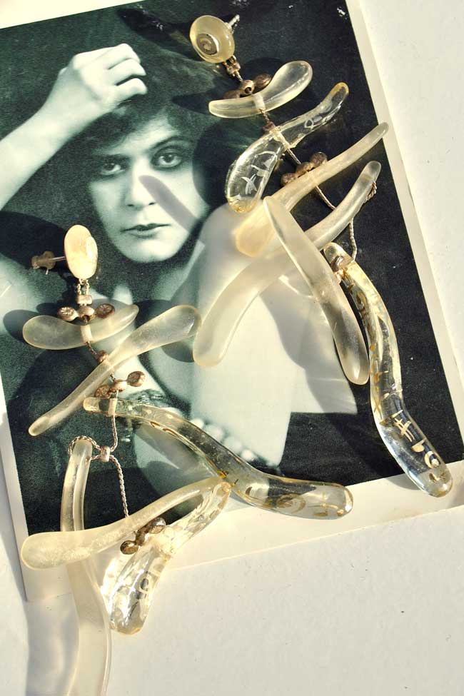 vintage artisan lucite musical dangle earrings