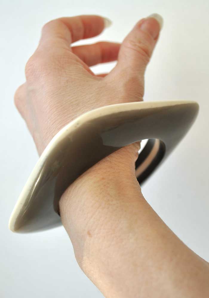 early plastic square saucer bangle