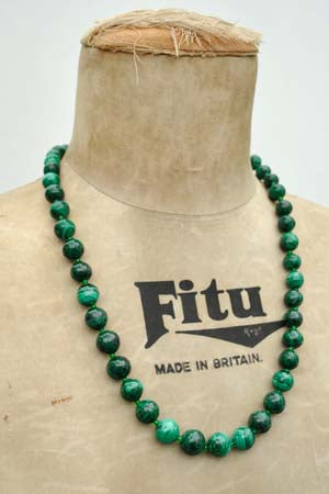 1970s Vintage Green Banded Natural Malachite Beaded Necklace