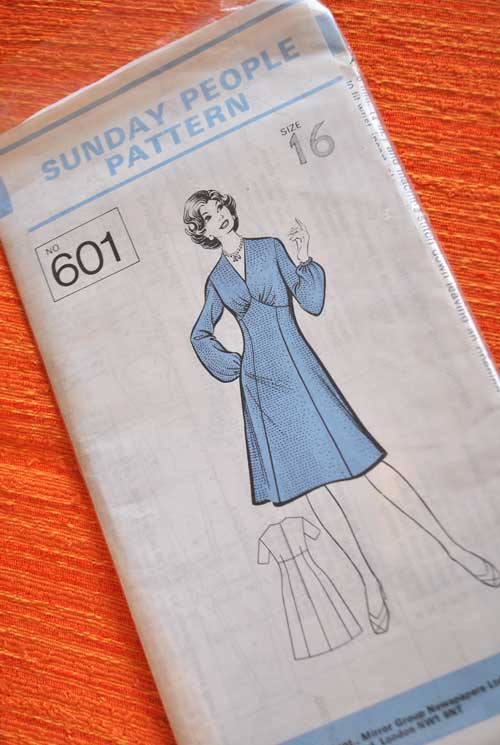 1970s Sunday People Dress Pattern 601