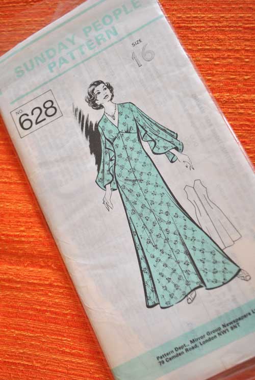 70s Sunday People Maxi Dress Pattern 546
