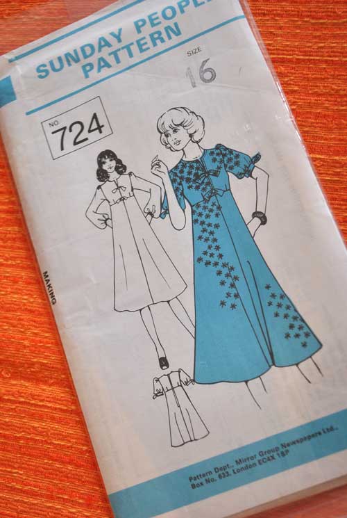 70s Sunday People Dress Pattern 724