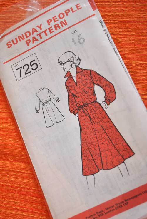 1970s Sunday People Dress Pattern 725